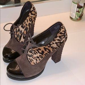 Naughty monkey heels